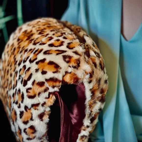 ♥️ Vintage Animal Print Fur Muff and Pillbox Hat - Picture 4 of 16